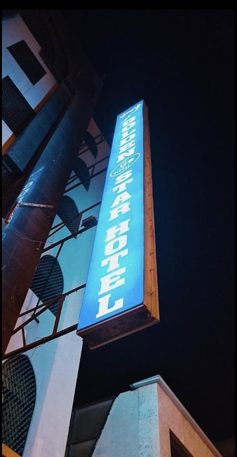 Golden Star Hotel ドバイ エクステリア 写真