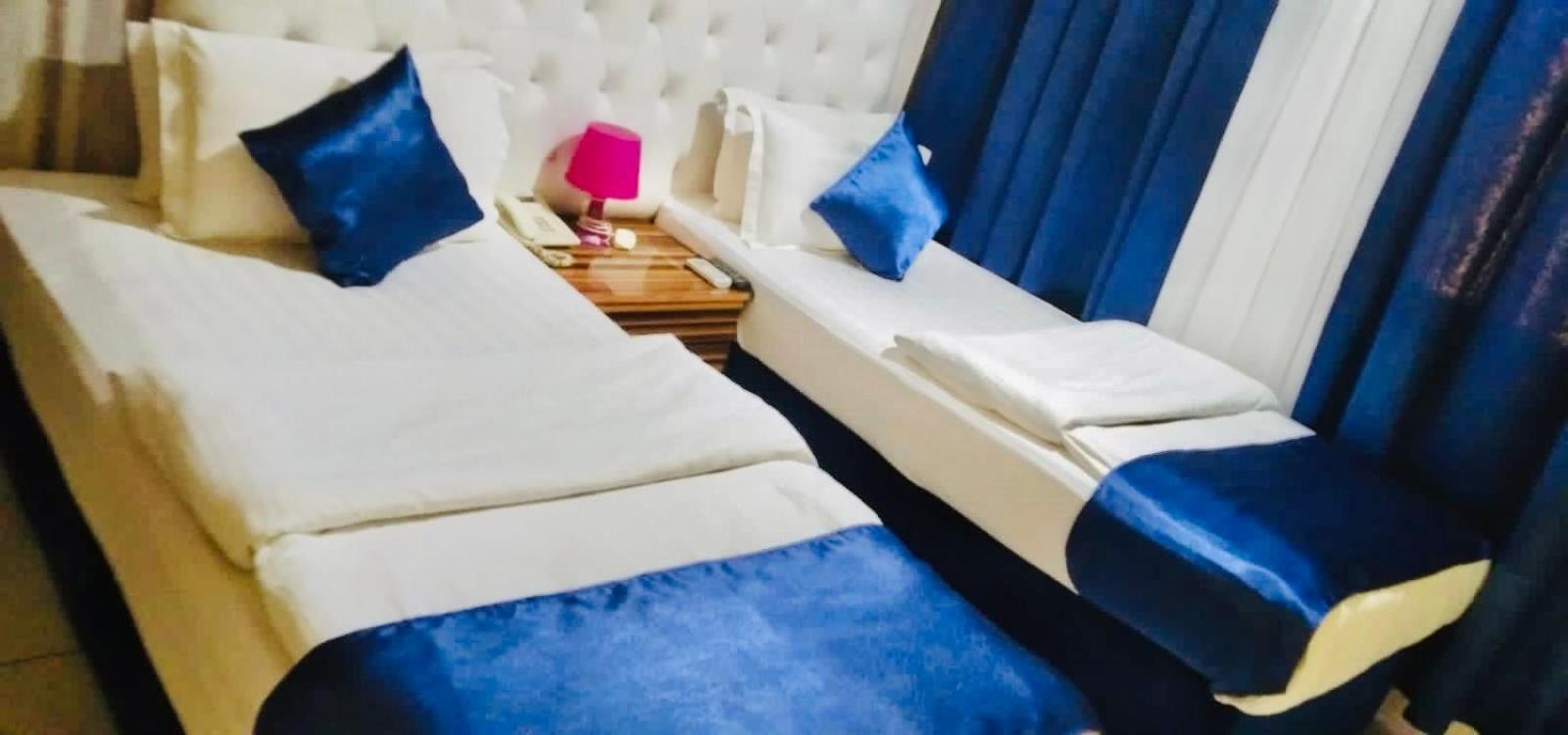 Golden Star Hotel ドバイ エクステリア 写真